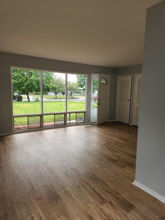3233 176th St - Photo 3 of 7