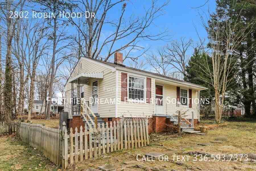 2802 Robin Hood Dr - Photo 2 of 15