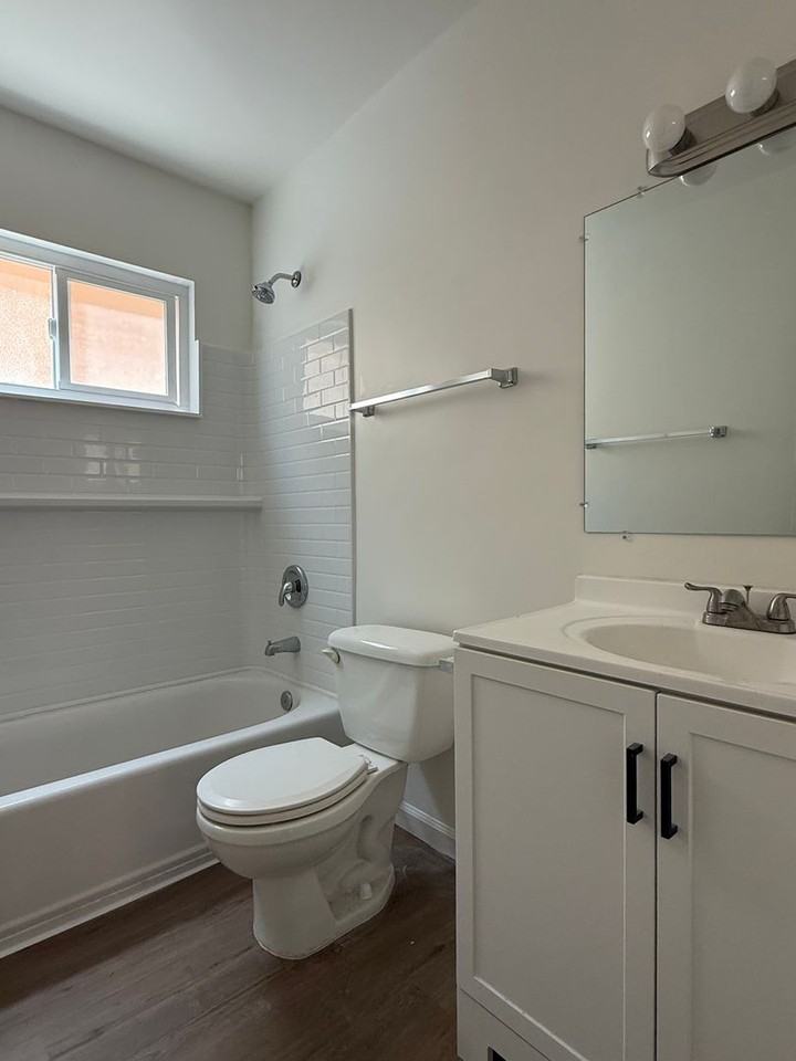 McClintock Apartments - Photo 4 of 21