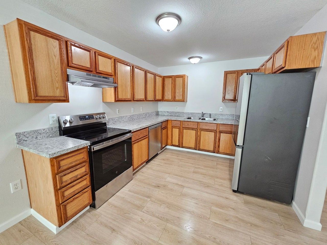 9833 N Lombard St - Photo 3 of 20