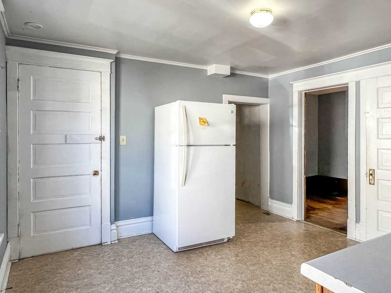 128 Rock Street - 1Apt 1 (down) #1 - Photo 6 of 7