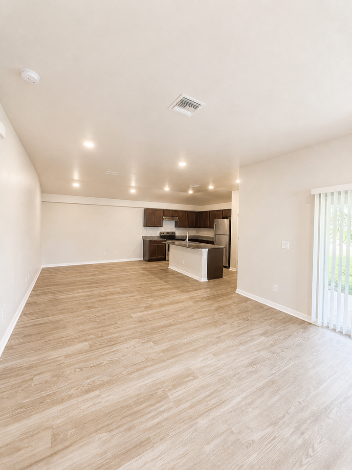 363 Greenbriar Blvd - Photo 3 of 26