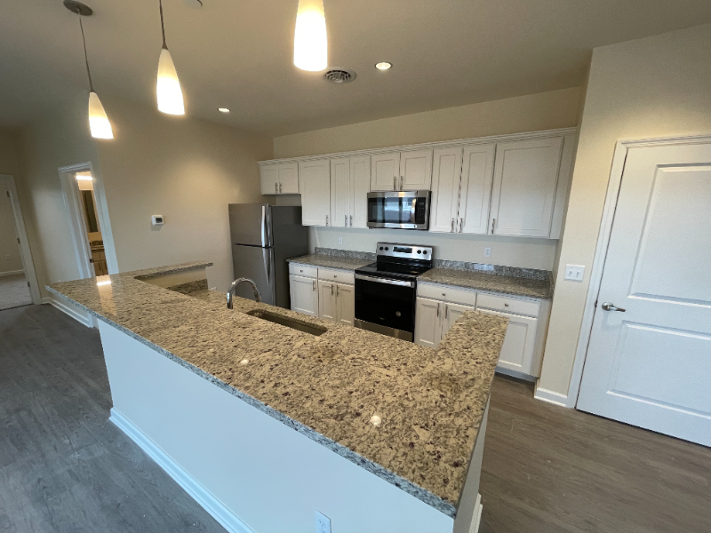 192 Erie Blvd - Photo 2 of 7