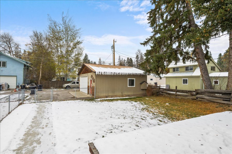 220 Minnesota Ave - Photo 4 of 26