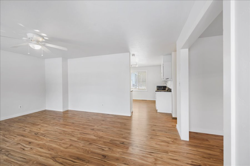 220 Minnesota Ave - Photo 7 of 26