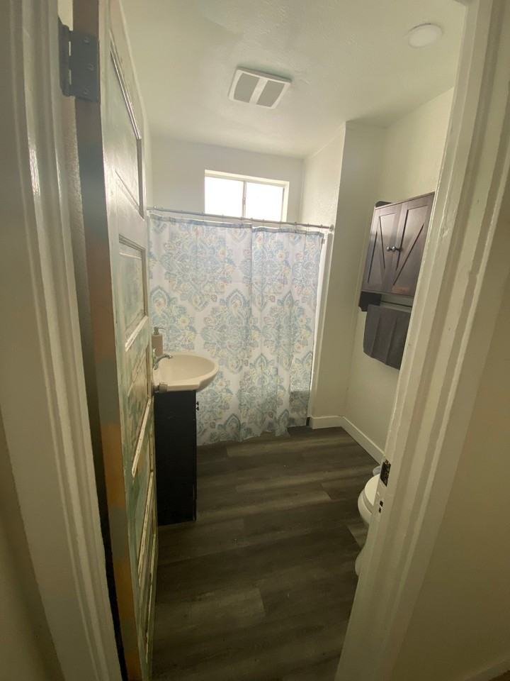 208 E 25th St #1 - Photo 5 of 14