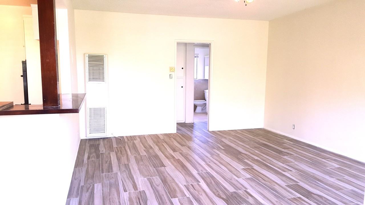 1150 Manhattan Beach Blvd #8 - Photo 4 of 15