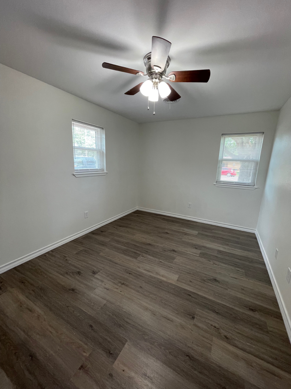 5603 15th St - Photo 2 of 13