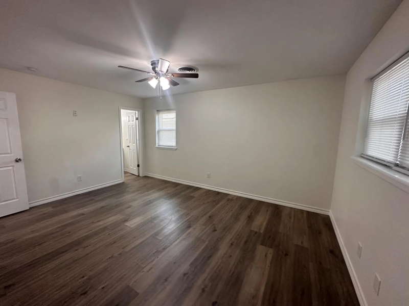 5603 15th St - Photo 6 of 13