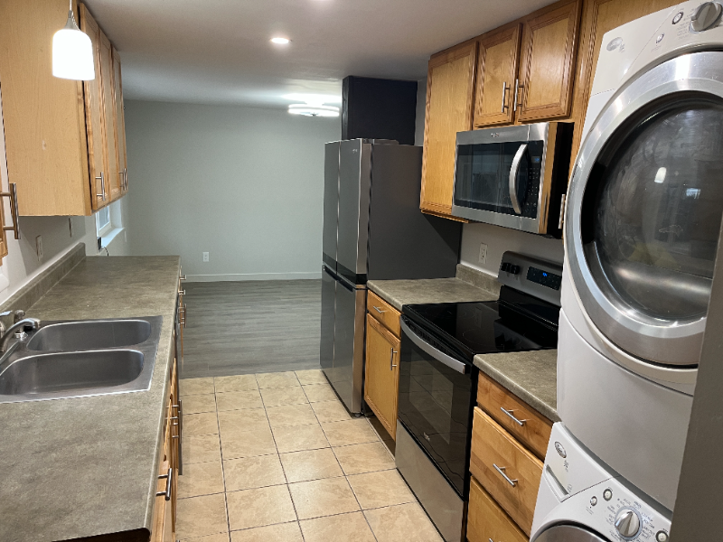 1269 S 1st St W #B - Photo 3 of 8