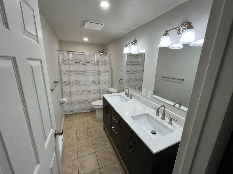 1269 S 1st St W #B - Photo 5 of 8