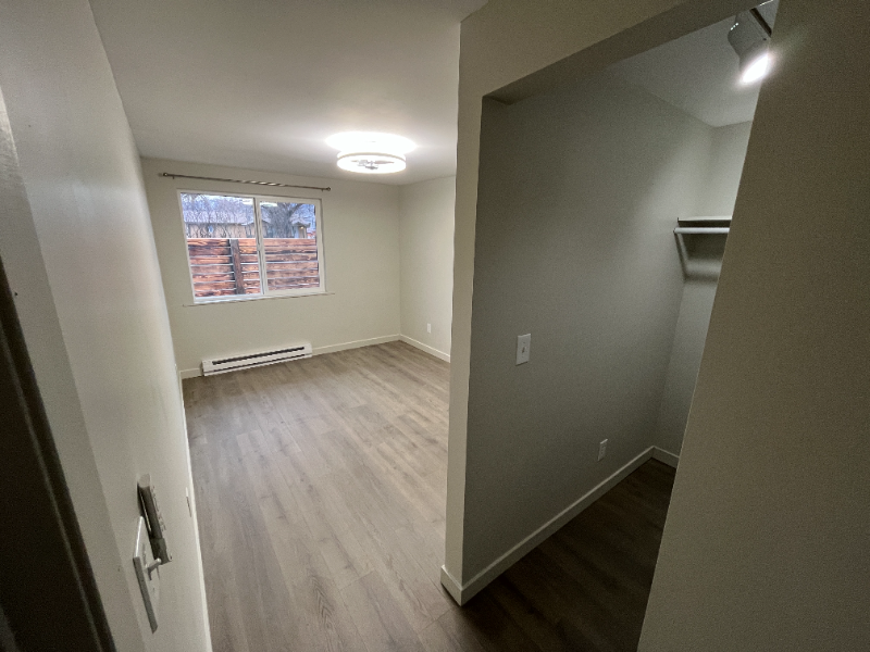 1269 S 1st St W #B - Photo 6 of 8