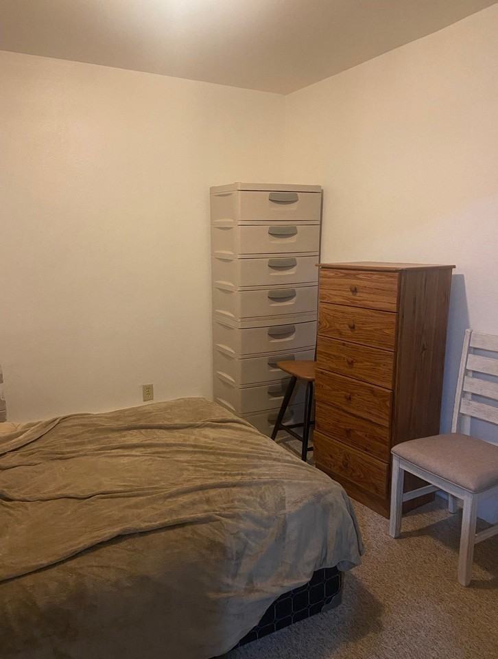 920 Broadway St #6 - Photo 4 of 6