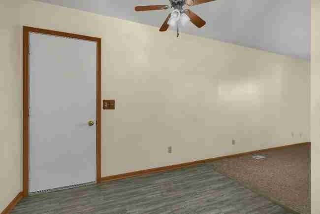 657 E Crest Dr #B - Photo 3 of 16