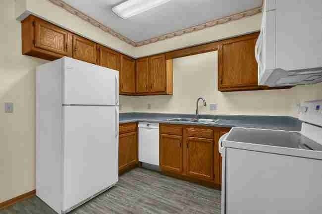 657 E Crest Dr #B - Photo 4 of 16
