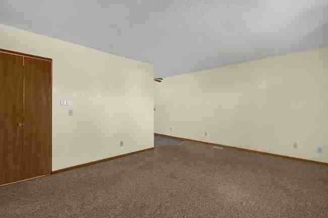 657 E Crest Dr #B - Photo 7 of 16