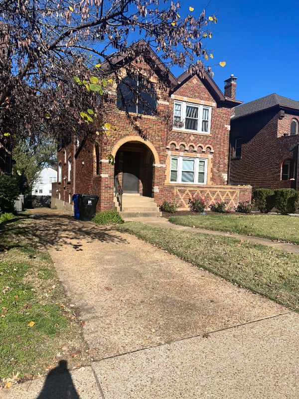 7309 Forsyth Blvd - Photo 2 of 20