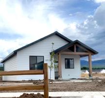 featured image of 1405 Windsor Dr #B