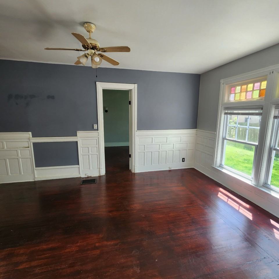 678 Ridge Rd - Photo 2 of 8