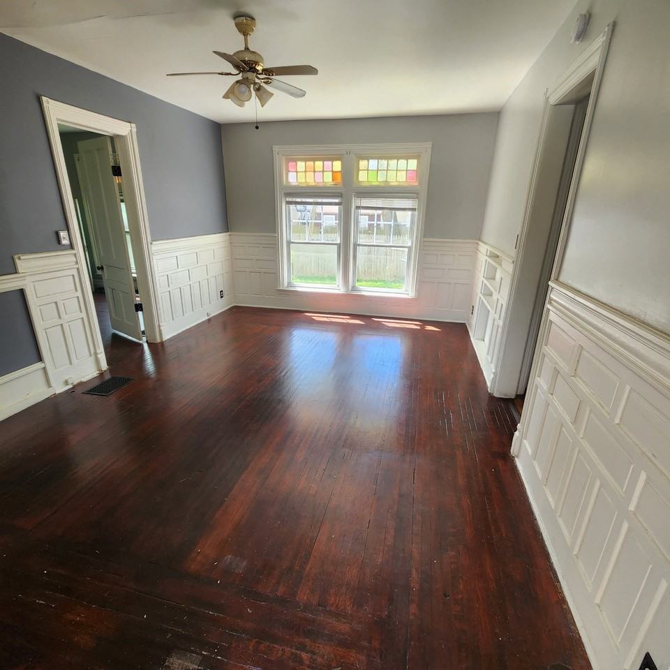 678 Ridge Rd - Photo 3 of 8
