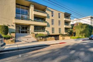 featured image of 131 Elm St
