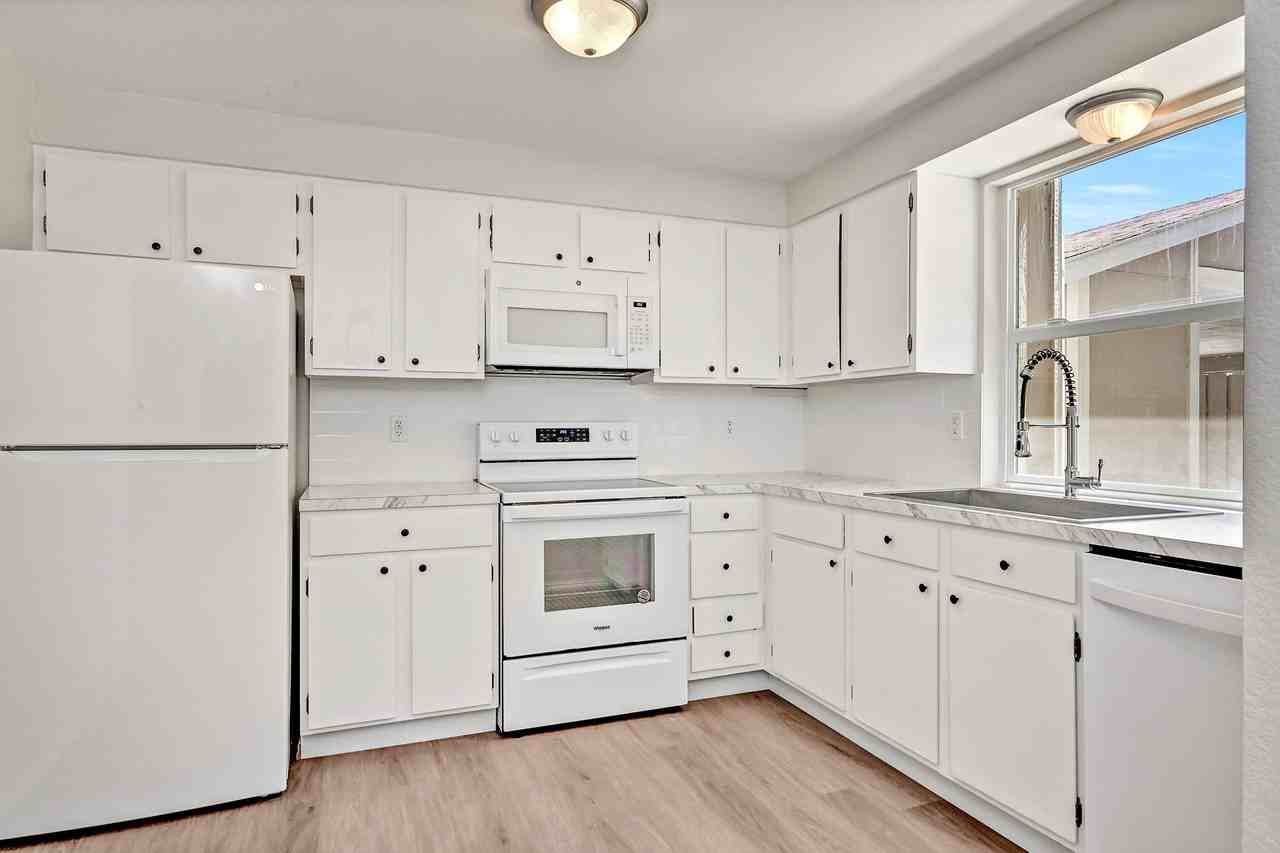 3110 W Cherry Ln #B - Photo 3 of 13
