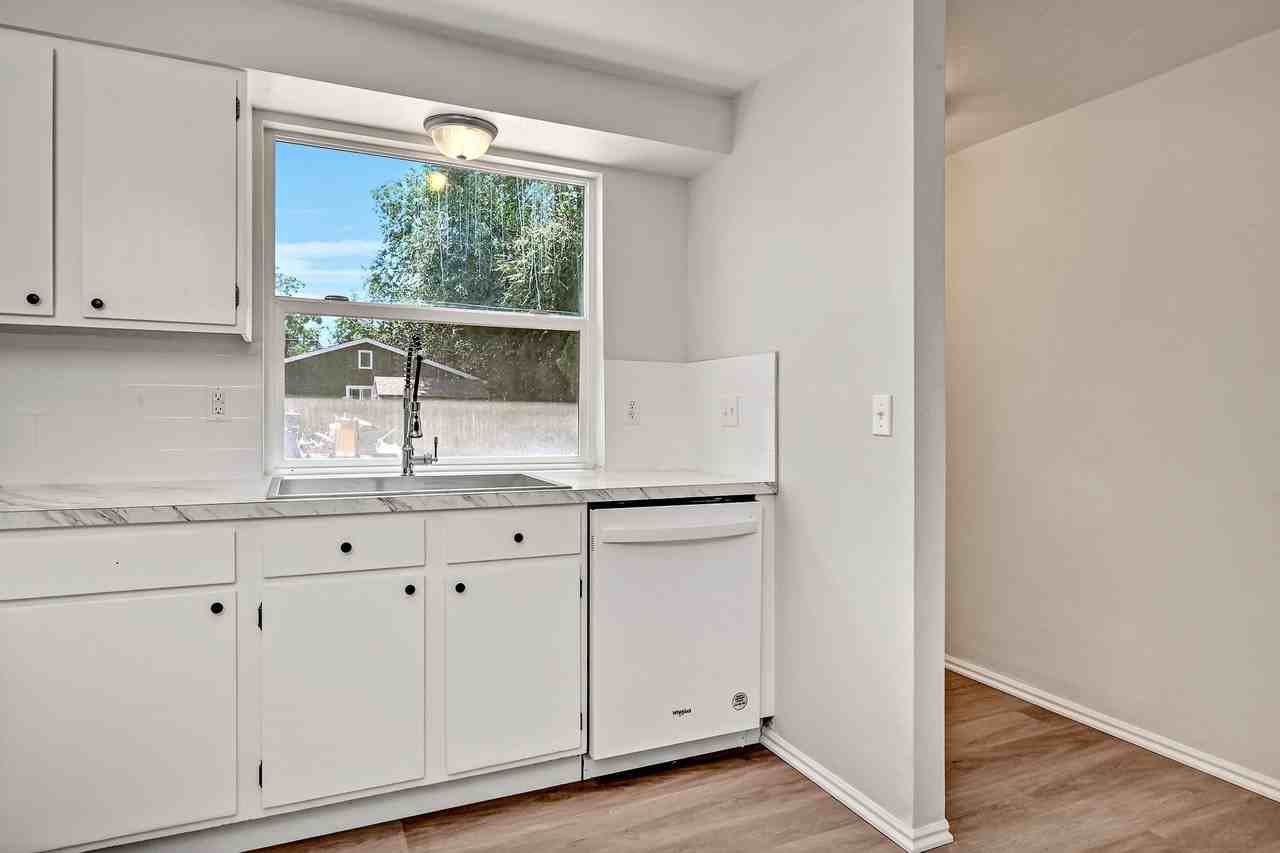 3110 W Cherry Ln #B - Photo 4 of 13
