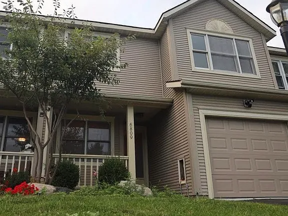 5809 Nobleton Cir - Photo 3 of 20