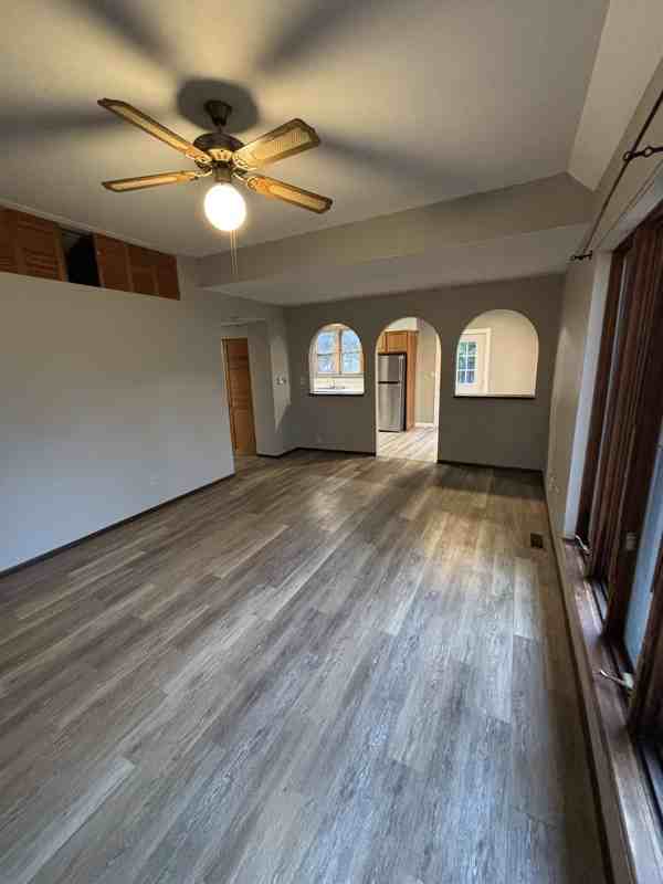 601 Hillsboro Ave - Photo 7 of 18