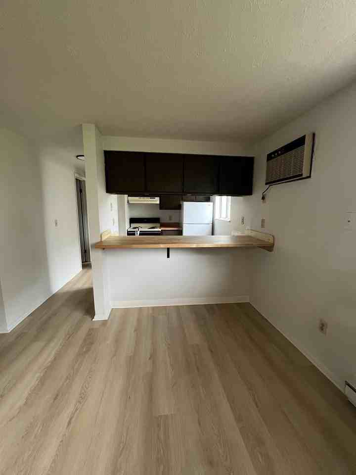 1885 Turner Boulevard - Photo 2 of 11