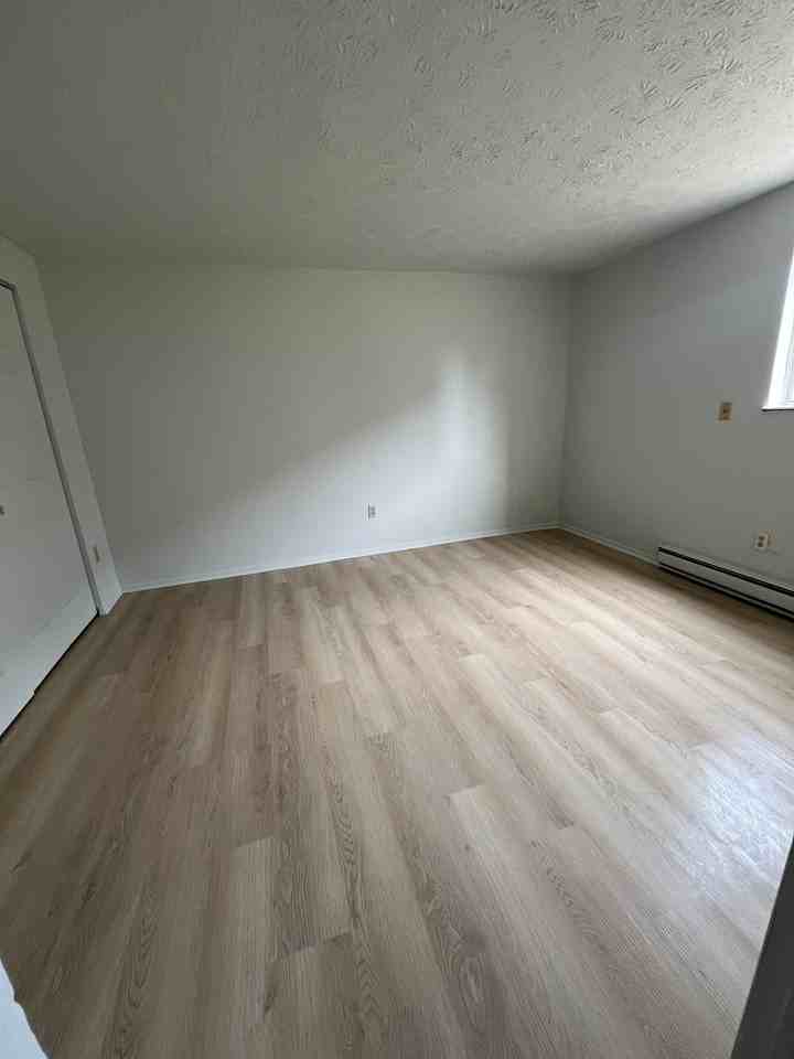 1885 Turner Boulevard - Photo 5 of 11