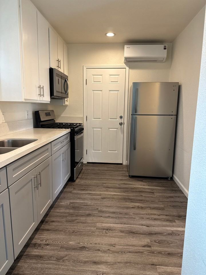 241 W 89th St - Photo 5 of 6