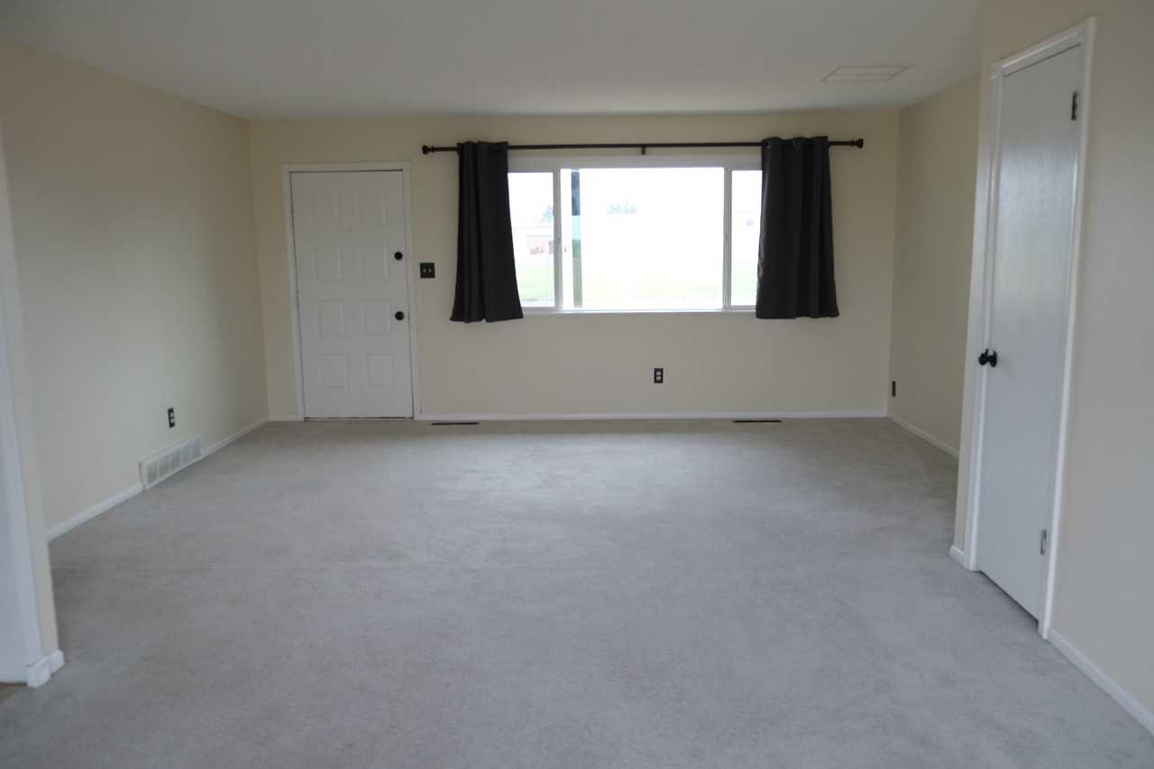 901 Elm St #1 - Photo 5 of 18