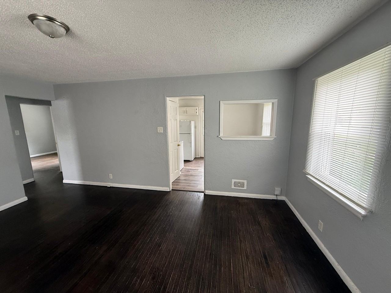 405 S Sheridan Ave - Photo 3 of 13
