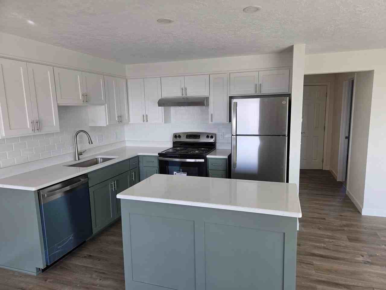 531 Nw Brook St #6 - Photo 4 of 11