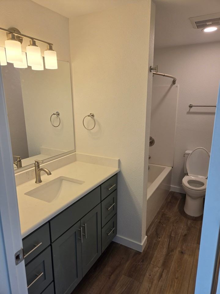 531 Nw Brook St #6 - Photo 7 of 11