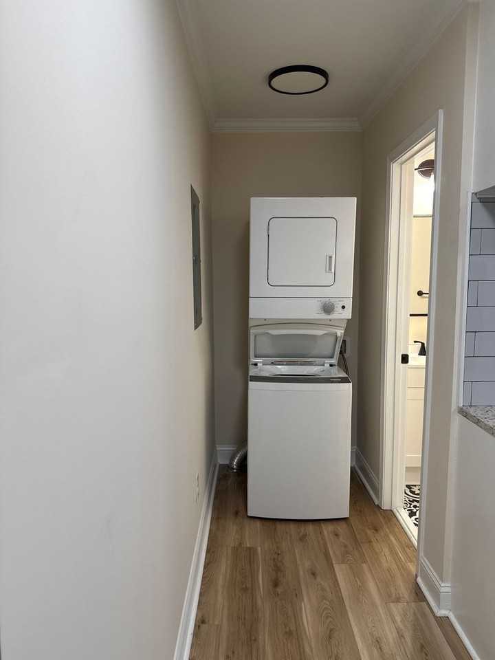210 Walnut St W - Photo 6 of 9