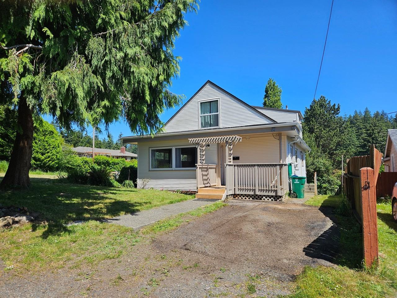 1180 Highland Ave - Photo 2 of 13