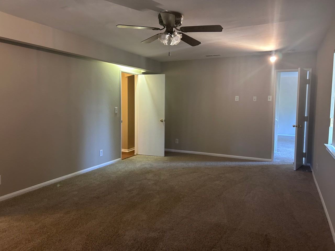 398 Dunant Dr - Photo 4 of 20