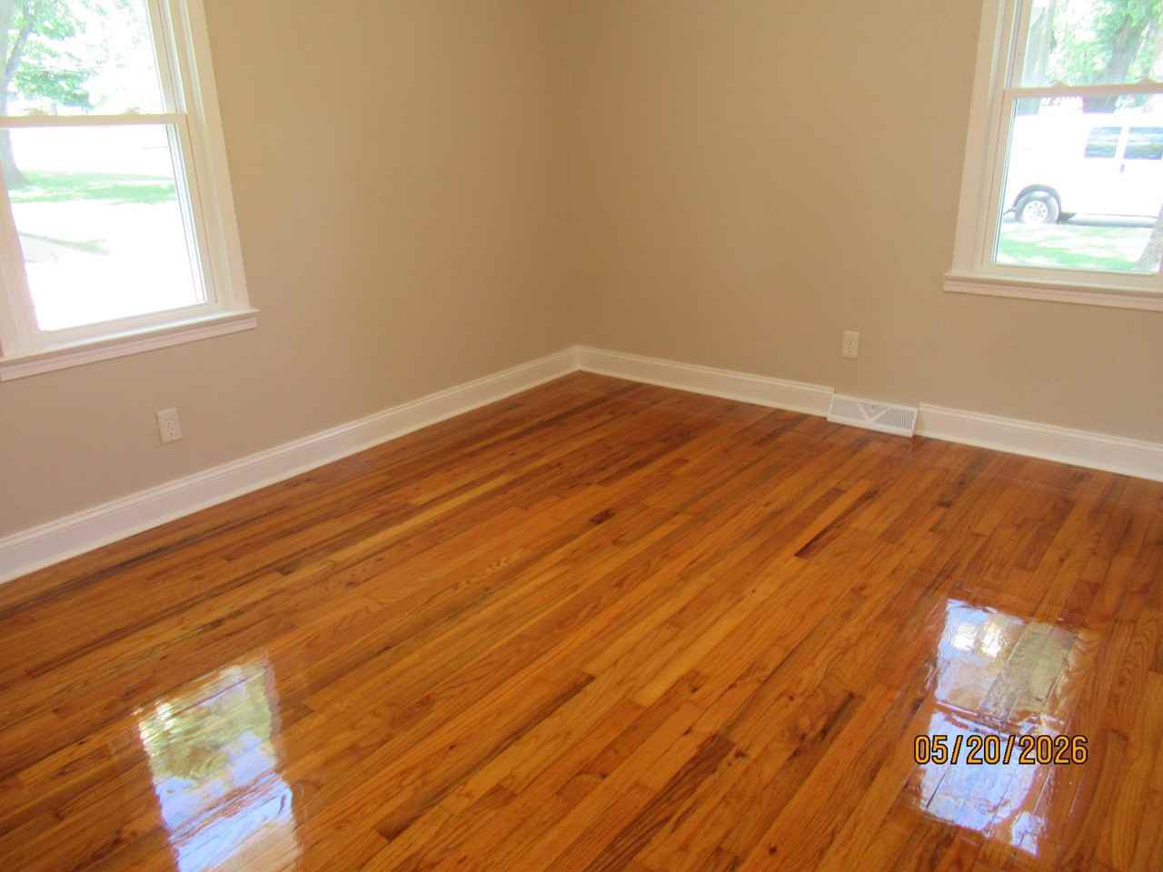 1012 Carrie Ave - Photo 4 of 5