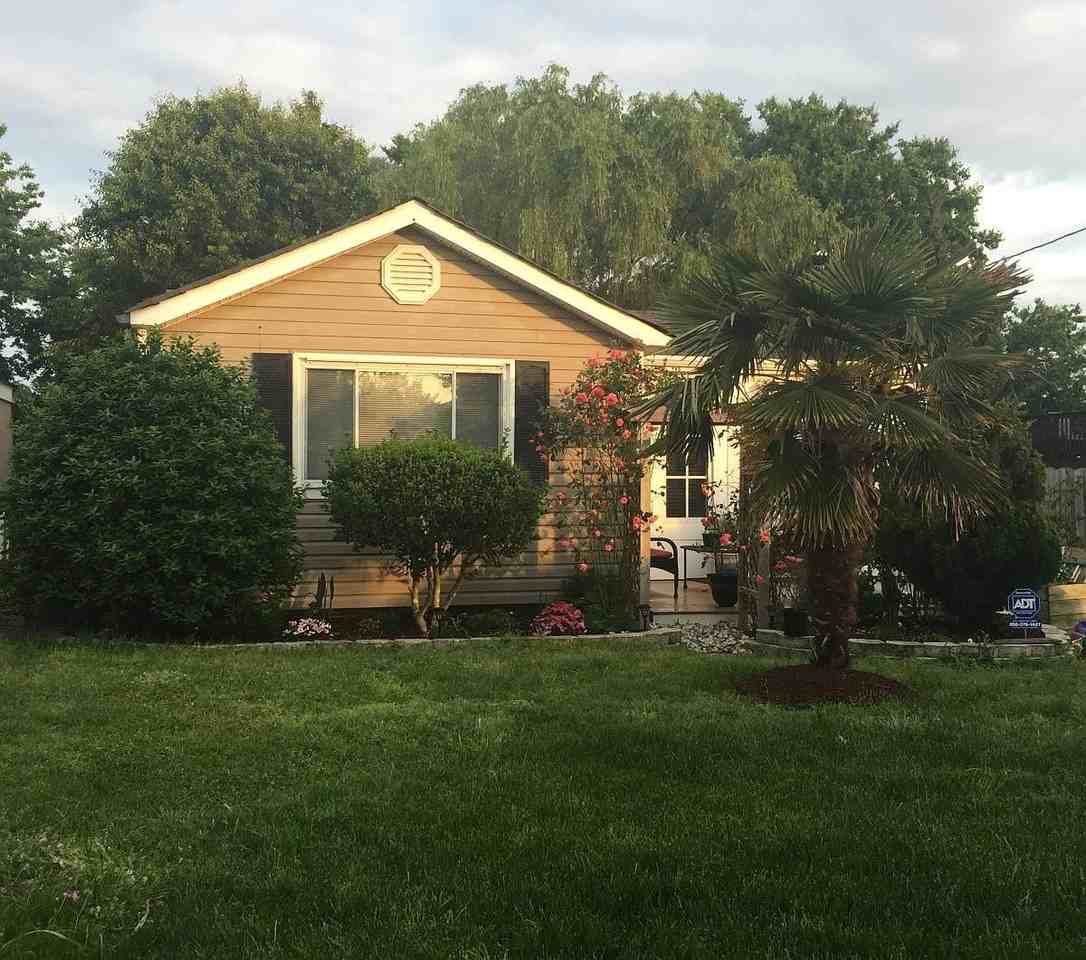 115 Lighthouse Dr - Photo 2 of 13