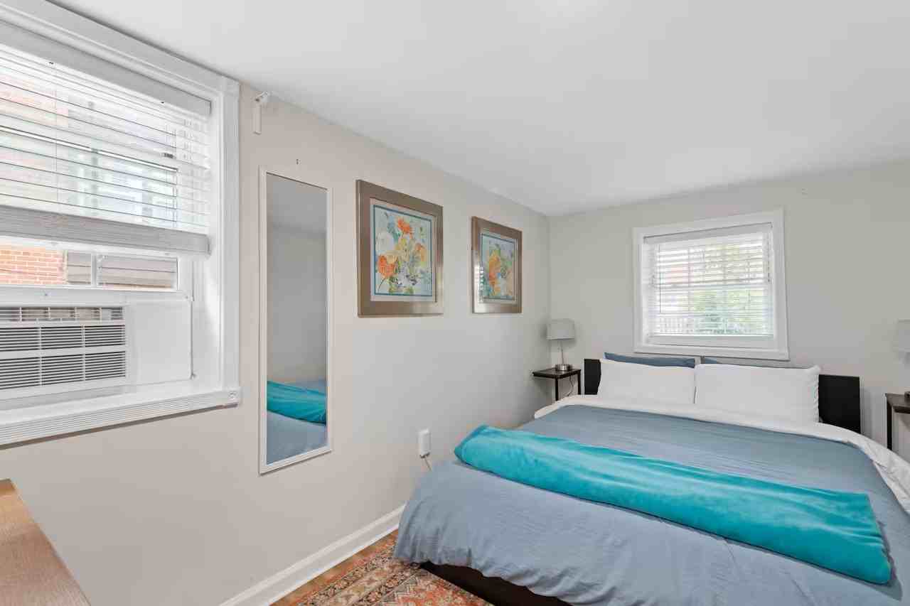 1324 Randolph St Ne - Photo 4 of 20