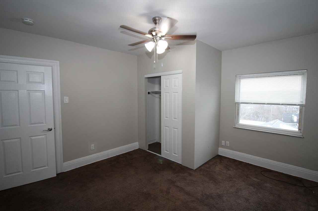249 Dilworth St - Photo 4 of 16