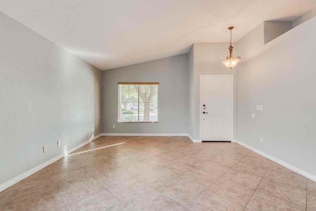 9322 E Lobo Ave - Photo 5 of 14