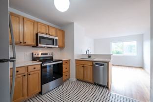 1437 Lucile Ave Sw #8 - Photo 1 of 1