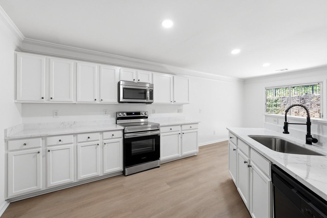 3050A Centerglen Ln - Photo 3 of 18