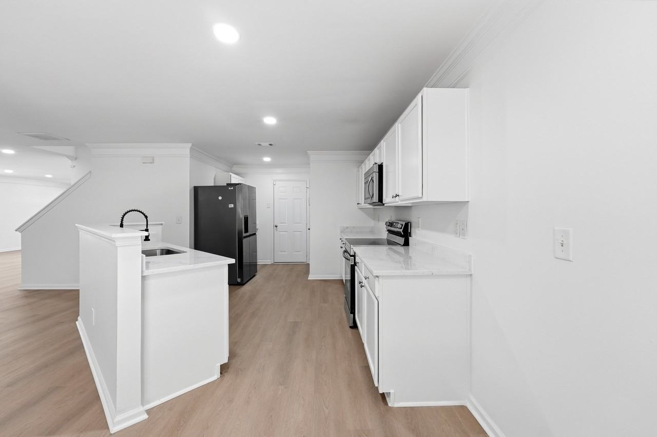 3050A Centerglen Ln - Photo 4 of 18