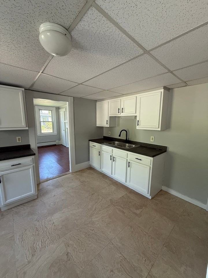 236 Main St #2 - Photo 5 of 10
