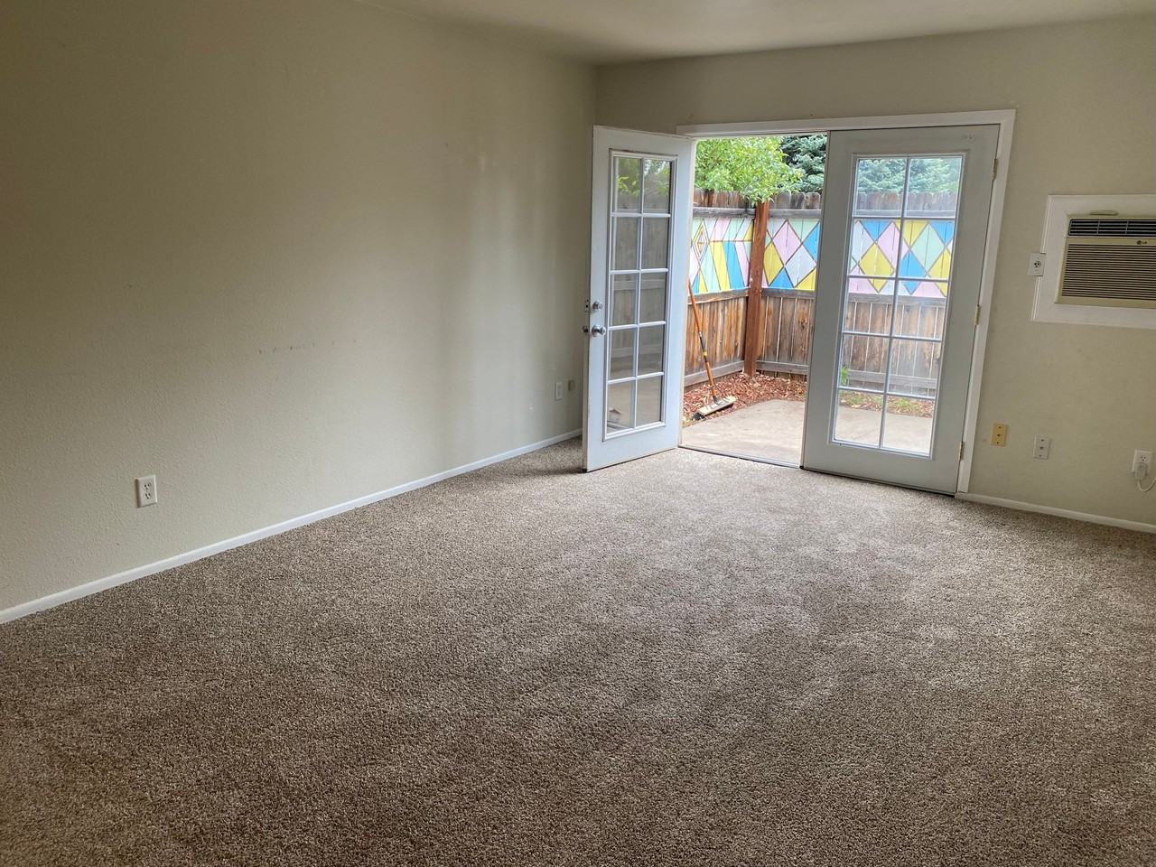 405 E Thunderbird Dr - Photo 3 of 9