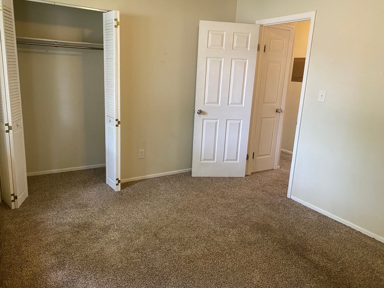 405 E Thunderbird Dr - Photo 6 of 9